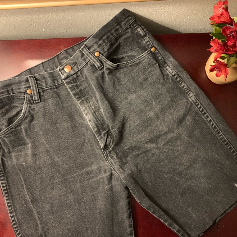 Wrangler Cutoffs | Size 34 | 8” Inseam
